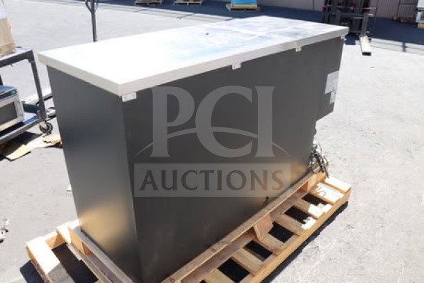 Avantco UBB-60G-HC 60" black back bar refrigerator, brand new scratch-dent condition, on pallet, serial 406815532-6674-2509.