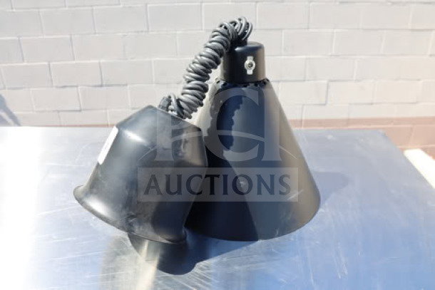 BRAND NEW Hanson Heat Lamps 400-RET-BK, retractable cord, ceiling mount, black finish, 250W, 115V, S/N: 986-N, scratch-n-dent.