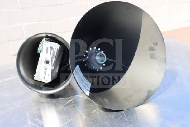 Brand new Hanson Heat Lamps 400-RET-BK, retractable cord, black finish, 115V, 2.25A, 1 phase, 250W, S/N: 986-N.