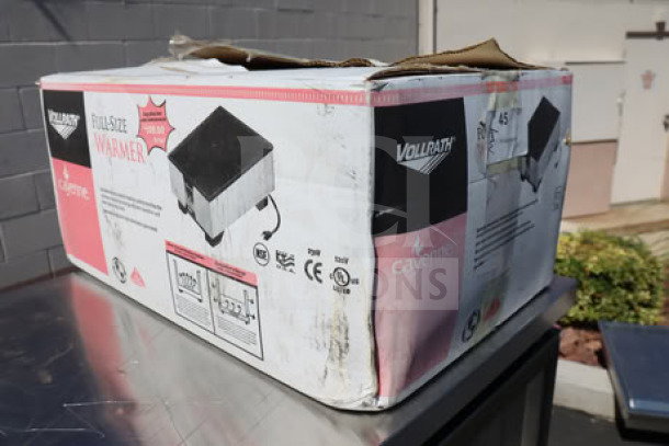 Brand new Vollrath 71001 Cayenne Full Size Countertop Warmer in original box. Box shows minor damage. Model S/N: P273-01913979-057.