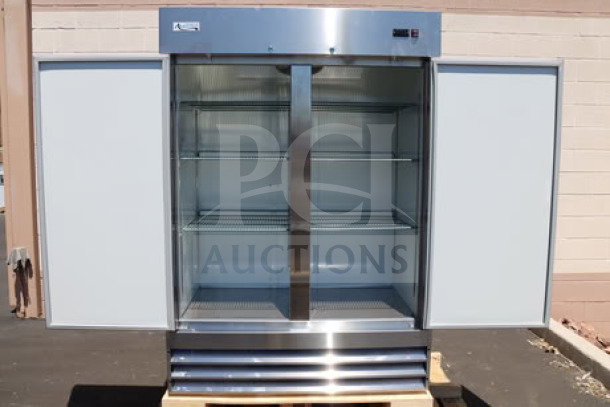 Avantco A-49F-HC 54" solid door reach-in freezer, brand new scratch-n-dent, 115V, 8.5A, 1 phase, 780W, tested working.