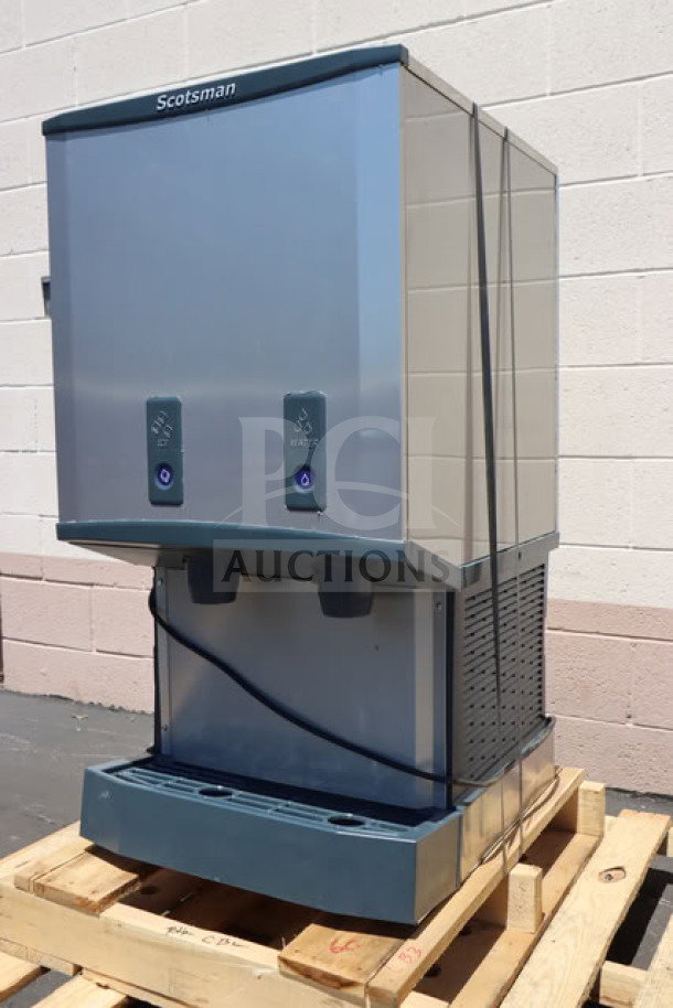 Scotsman HID540WBX-1A countertop nugget ice machine, water-cooled, push button, 40 lb bin, in new scratch-n-dent condition.