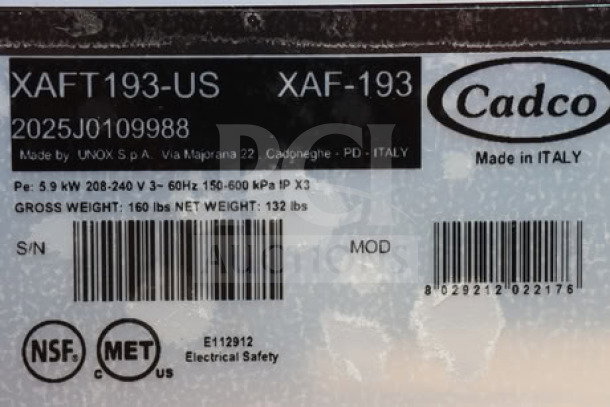 BRAND NEW SCRATCH-N-DENT Cadco Rossella XAF-193 4-shelf convection oven, 208-240V. Label shows model XAF-193 and certifications.