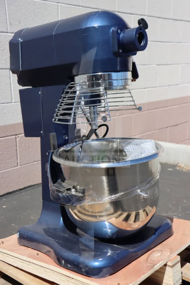 BRAND NEW Waring Luna WSM20LT 20 Qt. Planetary Stand Mixer, with guard, timer, and accessories. Scratch-n-dent condition.