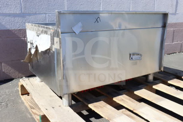 Regency 21"x30" underbar ice bin, model 600IB2130C0, stainless steel, 65 lb capacity, new scratch-n-dent, with cold plate and bottle holders.