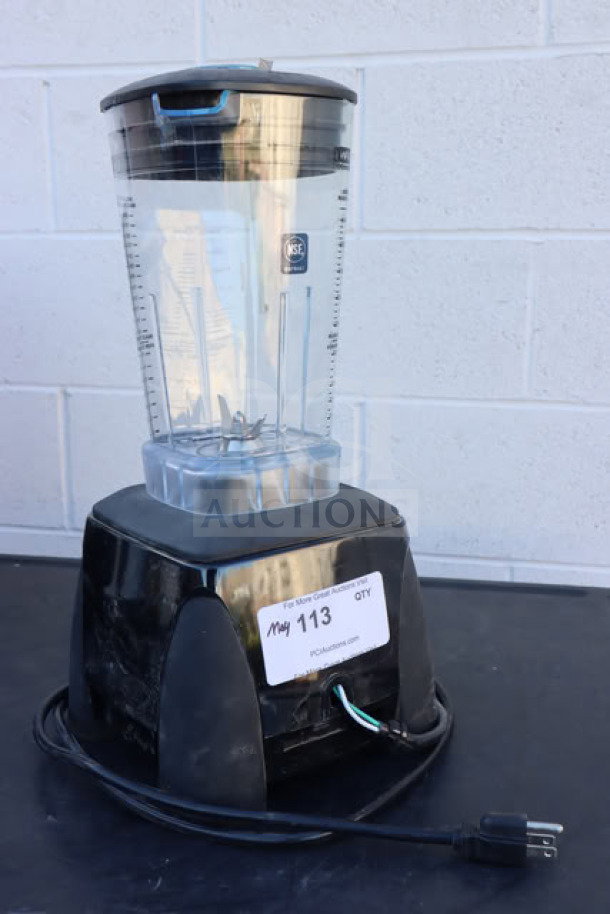 Waring MX1050XTS Xtreme blender, 3 1/2 hp, stainless 64 oz. container, electronic keypad, scratch-n-dent, 120V plug.