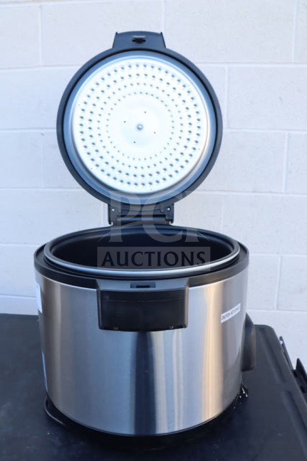 Brand new Galaxy 60 Cup Electric Rice Cooker/Warmer, model 177RCSGB60, 120V, 1550W. Serial #: 177RCSGB602024080261.