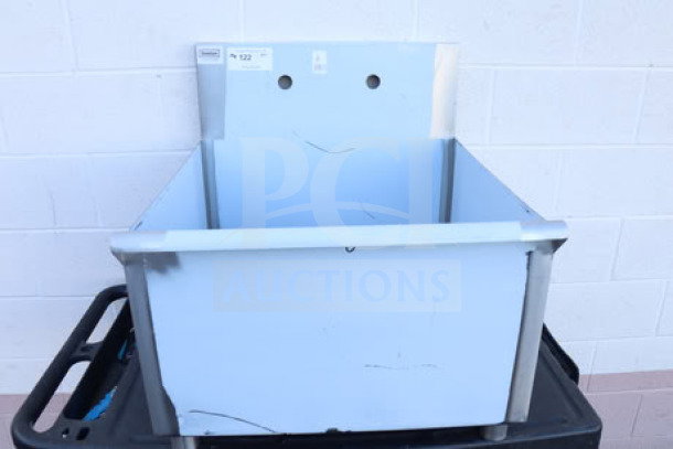 Steelton 522US12424 utility sink, 24"x24"x14", for 8" center faucet, brand new with minor scratches, durable stainless steel.