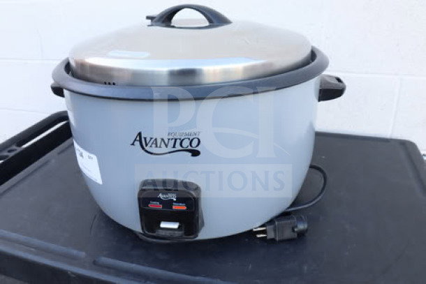 Avantco RCB124 electric rice cooker with removable lid, 124 cup capacity, scratch-n-dent condition, model number visible.