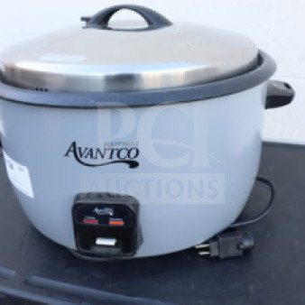 Avantco RCB124 electric rice cooker with removable lid, 124 cup capacity, scratch-n-dent condition, model number visible.