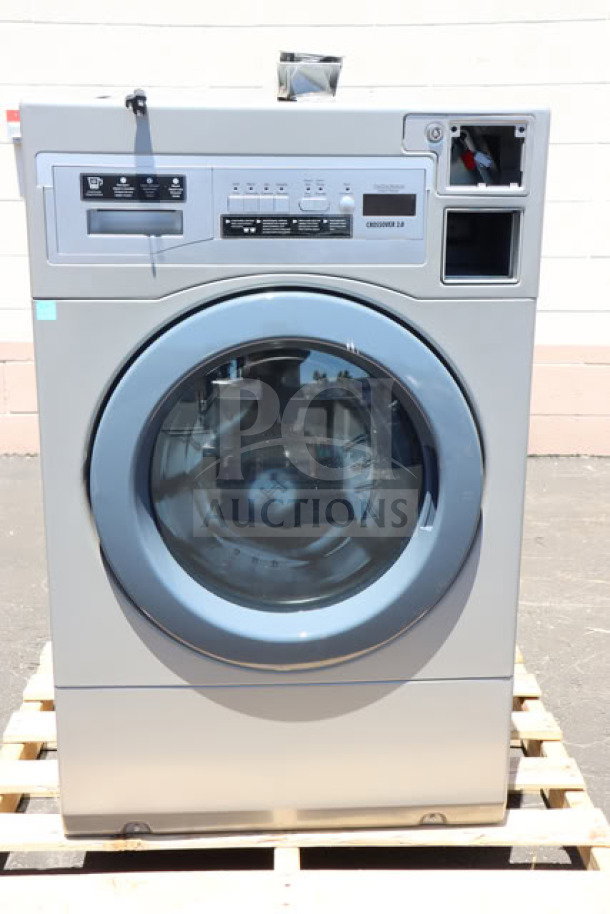 Crossover 3.5 cu. ft. front load commercial washer, model WHLFP817C2OPL, 120V, 15A. Brand new, scratch-n-dent condition.