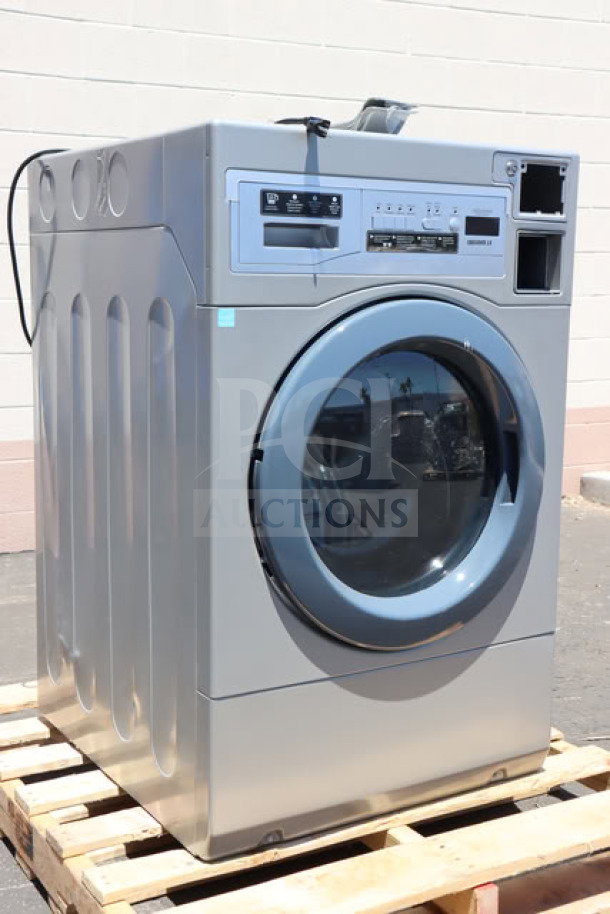 BRAND NEW Crossover Front Load Washer, 3.5 cu. ft., Model WHLFP817C2OPL, scratch-n-dent, serial CEAB9CE000001R8C0018.