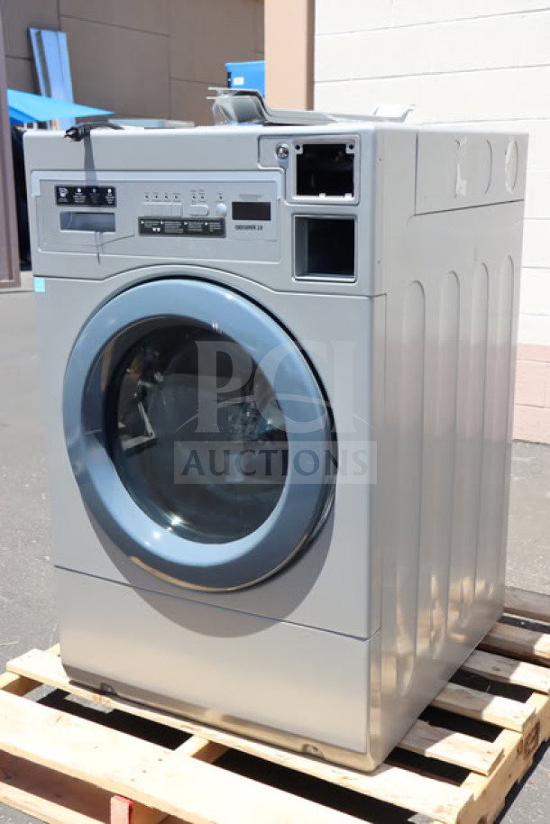 Brand new 3.5 cu. ft. Crossover WHLFP817C2OPL front load electric washer, 27", scratch-n-dent, commercial, 120V, 15A, S/N: CEAB9CE000001R8C0018.