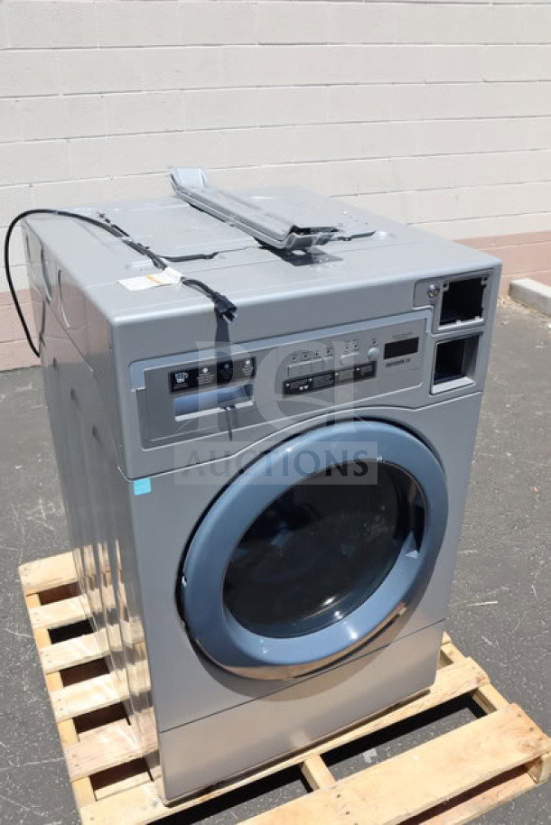Crossover front load commercial washer, 3.5 cu. ft., model WHLFP817C2OPL, scratch-n-dent, on pallet, 120V, 15A, 1 phase.