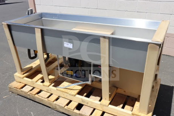 Hatco CWBP-5 Five Pan Drop-In Refrigerated Cold Food Well, minor dents, new in crate, serial 6348312529, 120V.