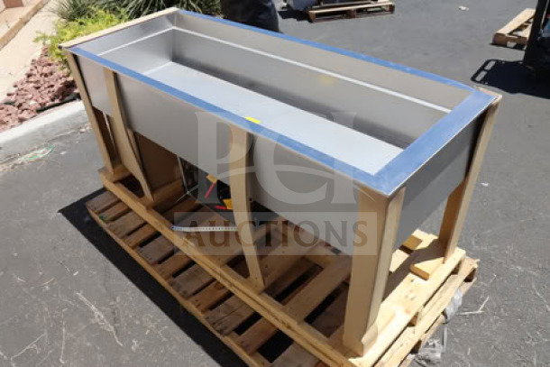 Hatco CWBP-5 drop-in refrigerated cold food well, five pan capacity, 120V, minor dents, on pallet.