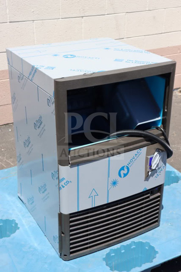 Brand new Manitowoc UDP-0080A-161 undercounter ice machine, 19 11/16", air-cooled, 31 lb bin, 115V, 110 lb capacity.