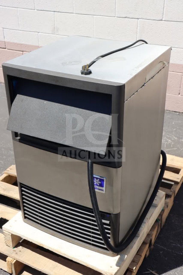 Brand new Manitowoc UDP-0080A undercounter ice machine, air-cooled, dice cube, 31 lb. bin, 115V, 110 lb., scratch-n-dent.