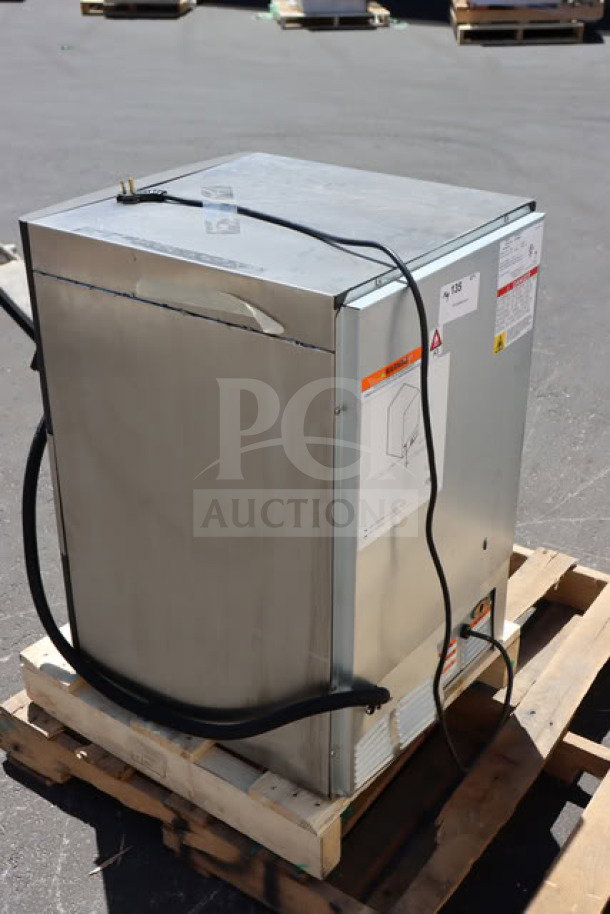 Brand new Manitowoc UDP-0080A ice machine with air cooling, 19 11/16", 31 lb. bin, 115V, 110 lb. capacity, scratch-n-dent condition.