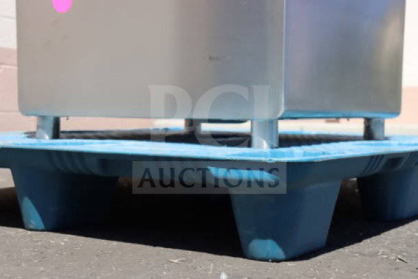Regency 600S12424SB commercial utility sink on blue pallet, brand new scratch-n-dent condition, stainless steel.