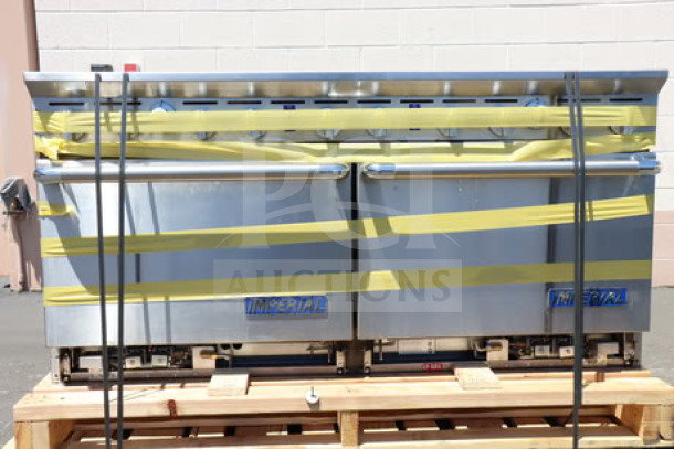 NEW Imperial Range Pro Series IR-10-CC 10 Burner Range, liquid propane, 60", 2 convection ovens, 380,000 BTU. Minor marks.