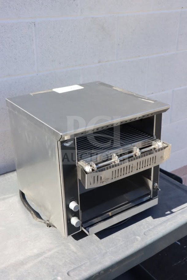 New Vollrath CT2BH-120400 JT1BH Conveyor Toaster, 2.5" opening, 120V, 1600W, minor scratches, tags indicate model and serial number.