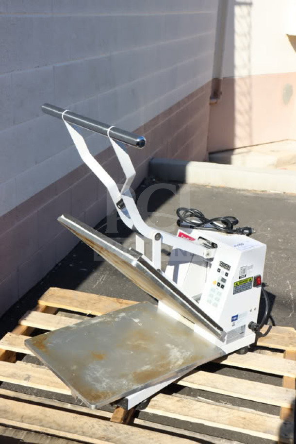 Brand new Estella DPC1620T 16" x 20" dual-heat manual clamshell tortilla dough press, 240V, 3600W.