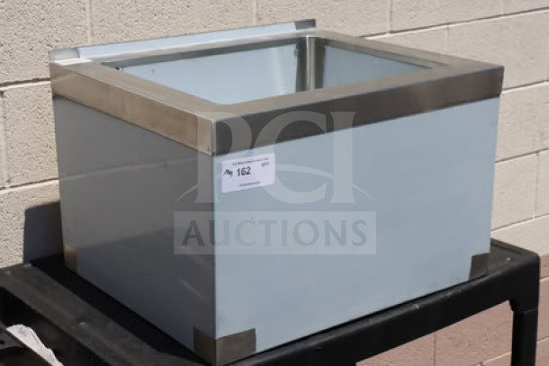 Steelton 522MS162012 mop sink, 25" 18-gauge, 304 stainless steel, one compartment, 20"x16"x12" bowl, scratch-n-dent condition, labeled "162".