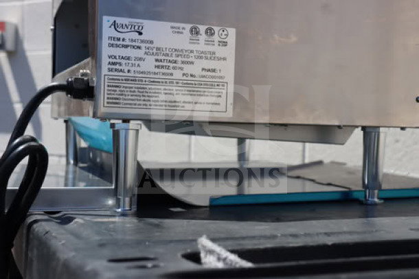 Avantco T3600B conveyor toaster, new with minor dents, 14.5" wide, 3" opening, 208V, 3600W, 1200 slices/hour. Serial: 5104925184T3600B.