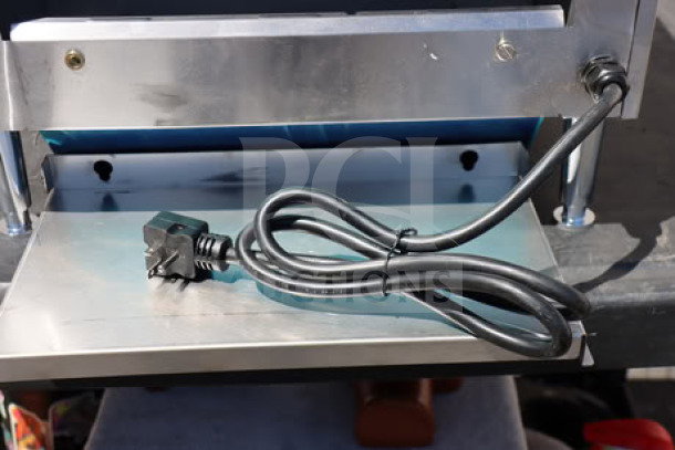 Avantco T3600B commercial conveyor toaster, 14.5" wide, with 3" opening, 208V, 3600W, 1200 slices/hr, new condition.