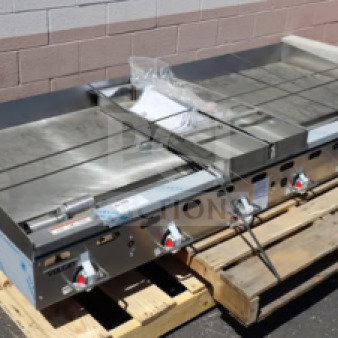 BRAND NEW SCRATCH-N-DENT! Vulcan MSA-72-102 72" Countertop Liquid Propane Griddle with Snap-Action Thermostatic Controls - 162,000 BTU S/N: 650263730