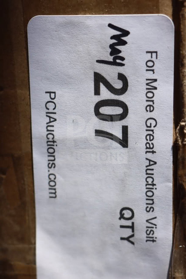 Label on packaging for Steelton 522SG3072 stainless steel stand. Packaging is damaged. Shows auction info and quantity code.