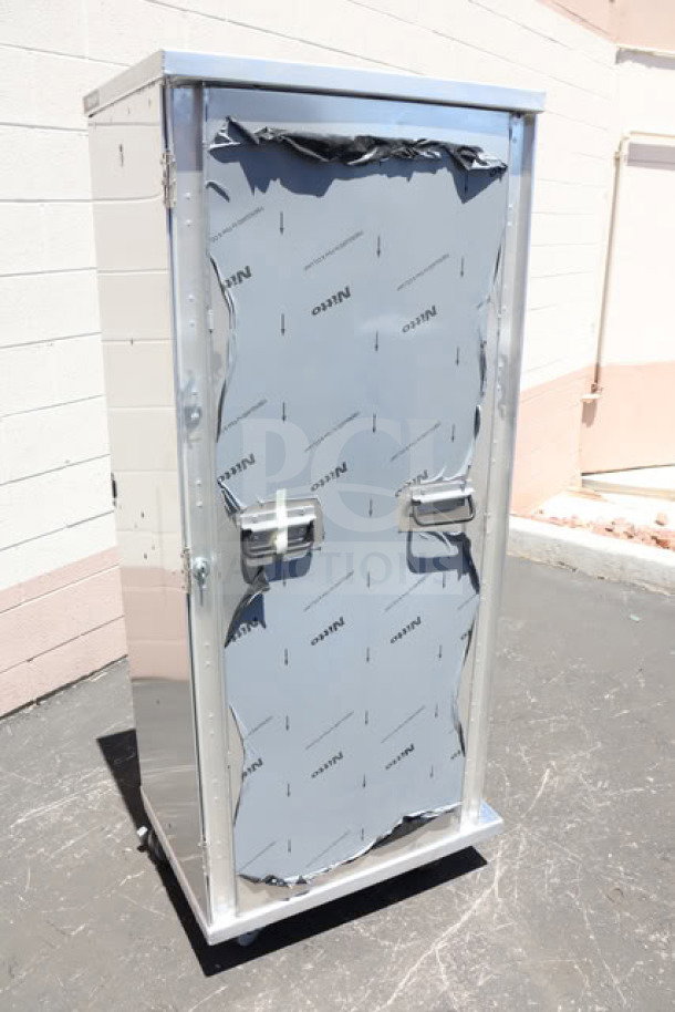 BRAND NEW Cres Cor 109-1840 aluminum insulated bun/sheet pan rack, scratch-and-dent, enclosed, 40 pan capacity, assembled.