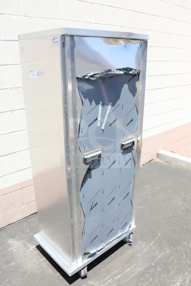 BRAND NEW SCRATCH-N-DENT Cres Cor 109-1840 aluminum bun/sheet pan rack, enclosed, insulated, holds 40 pans, slight exterior damage.