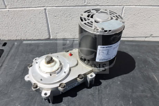 Brand new Scotsman A33220-021 gear reducer & motor. Minor cosmetic scratches. Serial #A23J266876. Compatible with 78 models.
