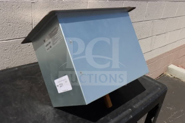 Advance Tabco D-12-IBL-X 12"x18" drop-in ice bin, 23 lb capacity, scratch-n-dent, brand new condition, visible model label.