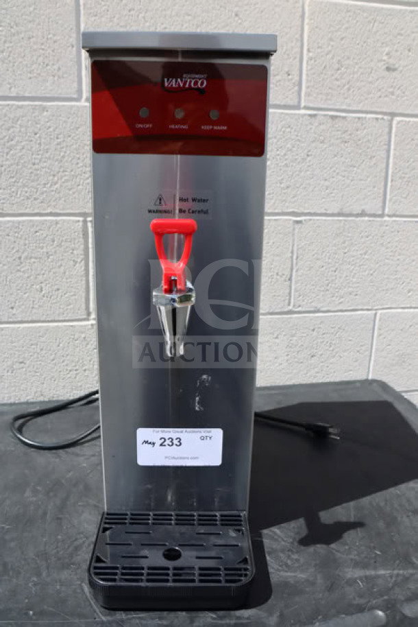 Brand new Avantco HWDA2 2 Gallon Hot Water Dispenser, 120V, 1500W, with slight scratch. Serial#: HWDA24325066.
