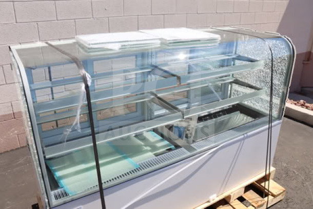 Avantco BC-72-HC 72" refrigerated bakery display case, brand new, curved glass, shattered side glass, 115V, 7.4A. Serial #1829901300013.