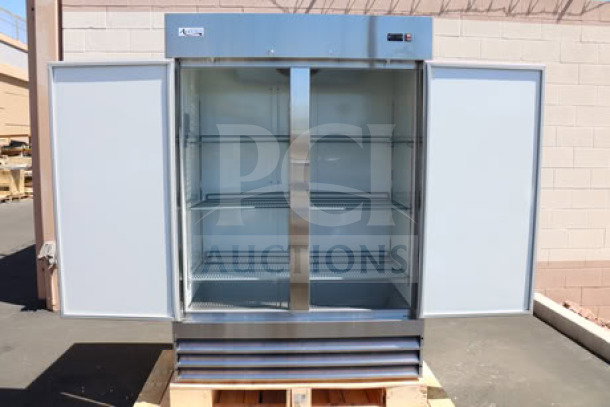 Avantco A-49F-HC 54" solid door freeze, 115V, 8.5A, 1 Phase, 780W, brand new, small dent on back left corner.