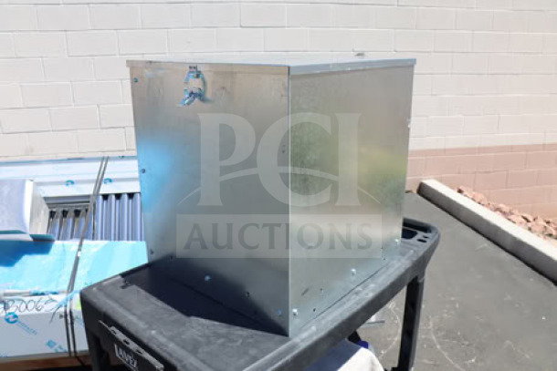 Brand new Halifax PSPHO1048 commercial kitchen hood system, 10' x 48", with PSP makeup air, scratch-n-dent condition.