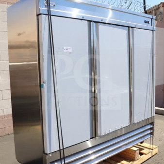 Avantco SS-3F-HC stainless steel freezer, solid doors, out of packaging, possible scratches/dents, 115V, 12.5A, 1,440W.