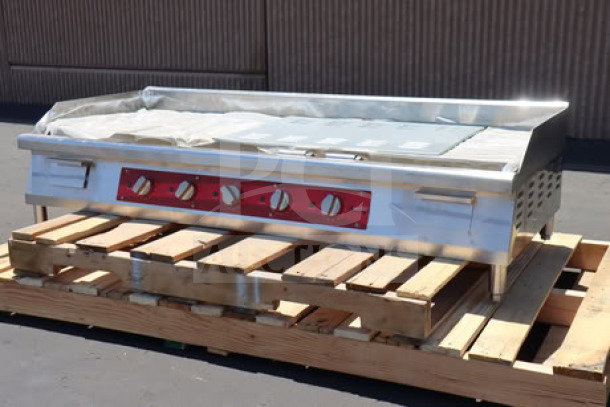 Avantco EG60E 60" electric countertop griddle, 240V, 17,500W, new scratch-n-dent condition, on wooden pallet.