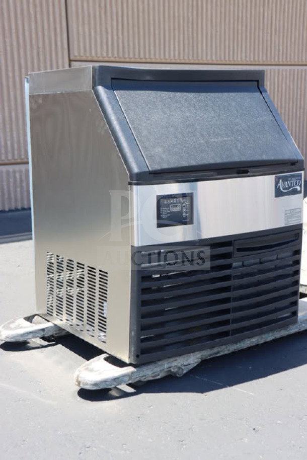 Brand new Avantco Ice UC-H-160-A undercounter ice machine, 160 lb capacity, air cooled, 115V, cosmetic damage, on pallet.