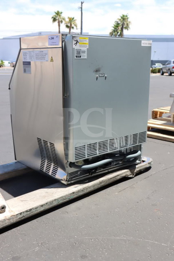 Avantco Ice UC-H-160-A 26" undercounter ice machine, air-cooled, half cube, 160 lb capacity, cosmetic damage, model details visible.