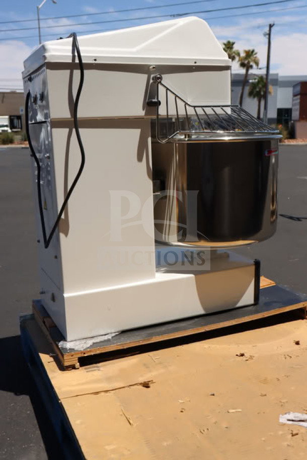 Brand new Estella SM60 60 Qt. spiral dough mixer, 220V, 4 HP, out of packaging, may have scratches and dents.