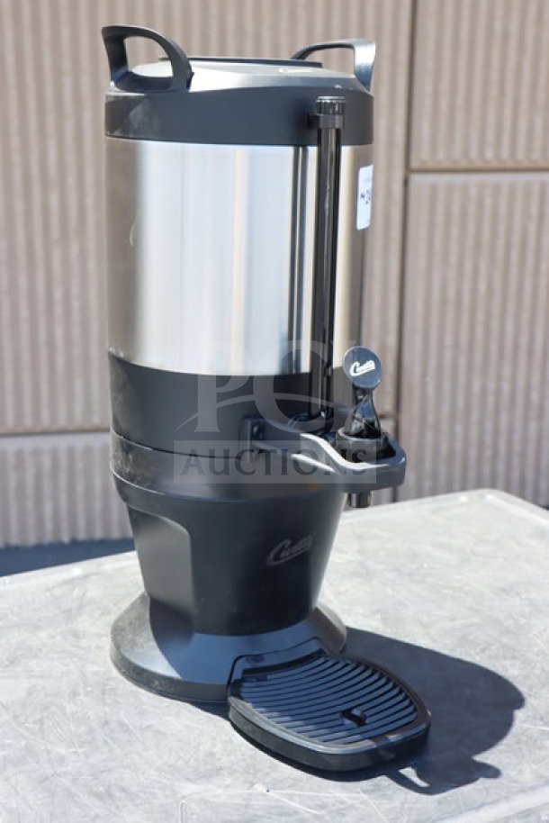 Curtis TXSG1501S600 ThermoPro 1.5 Gallon Vacuum Server with stylized base, brand new, visible spout and drip tray.
