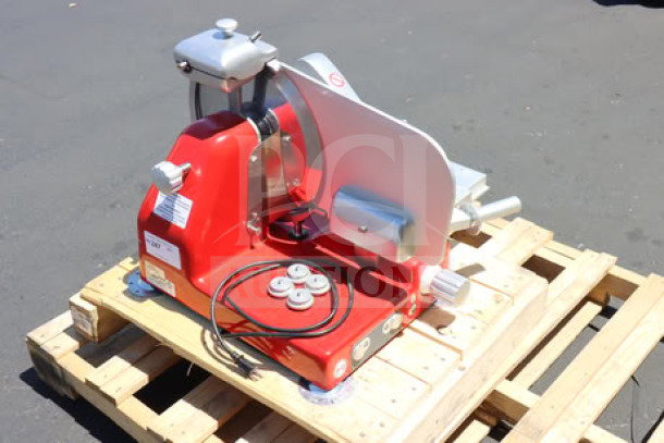 Red Sirman Mantegna 350 BS manual meat slicer, 14", model 1535R2208SNA. New condition, minor scratches and dents, 120V, 410W.