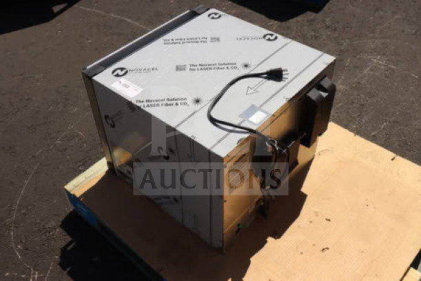 BRAND NEW Cadco Arianna XAF-133 convection oven, 4-shelf, half-size, manual, heavy-duty, 208-240V, serial #202510095996.