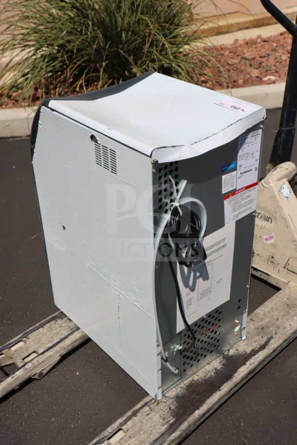 Brand new Scotsman UF1415AX-1A 15" air-cooled undercounter flake ice machine, 36 lb. bin, 115V, scratch-n-dent condition.
