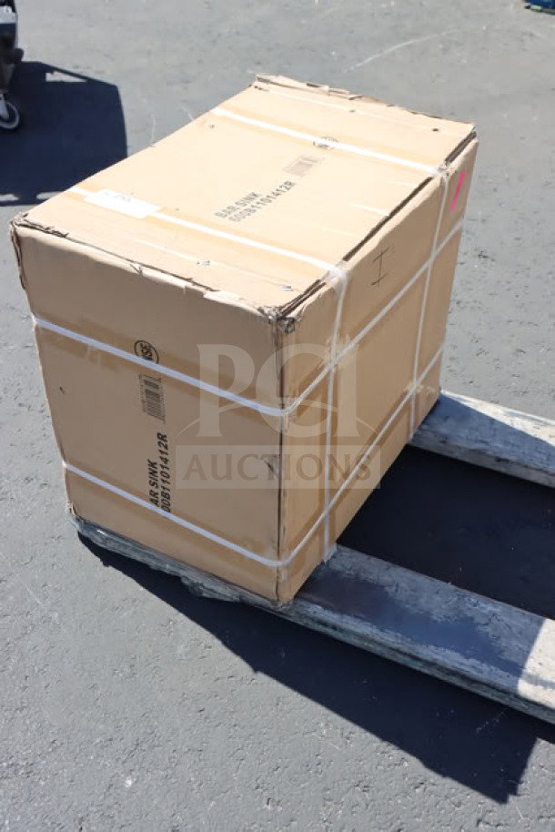 Brand new boxed Regency 24" x 18 3/4" one bowl underbar sink with right drainboard, Model 600B1101412R.